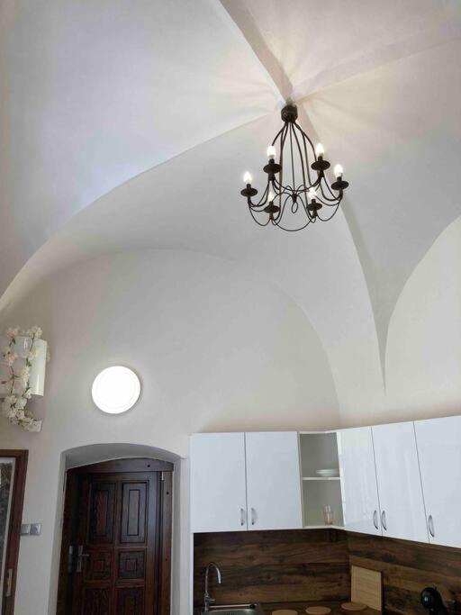 Studio In Gothic House, 50M To The Old Town Square ปราก ภายนอก รูปภาพ