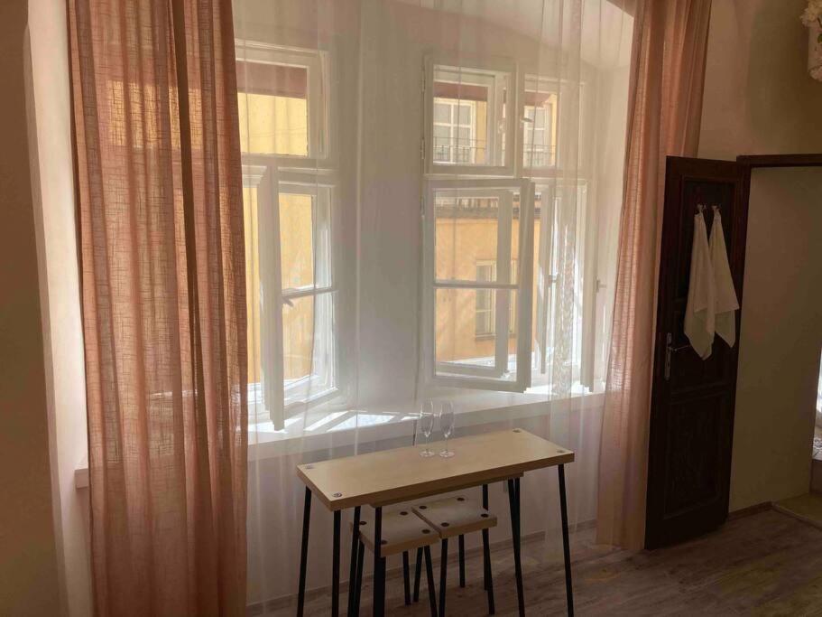 Studio In Gothic House, 50M To The Old Town Square ปราก ภายนอก รูปภาพ