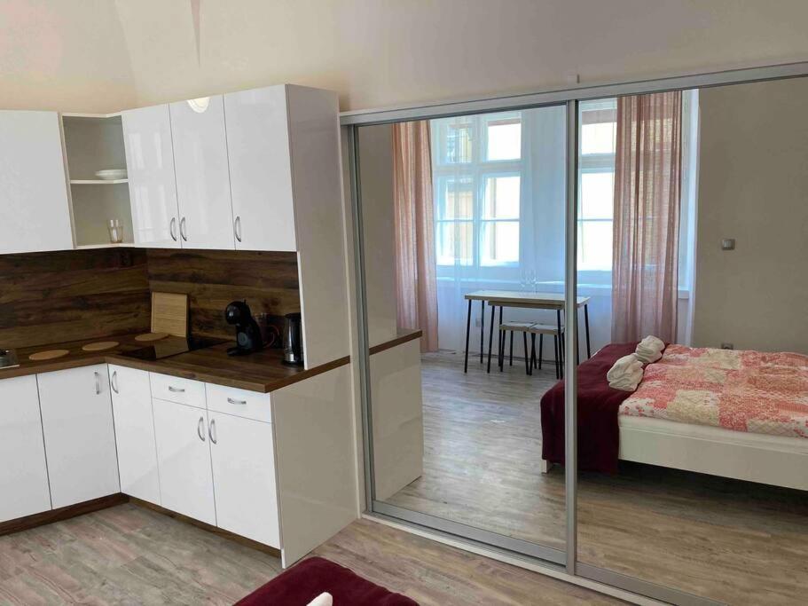 Studio In Gothic House, 50M To The Old Town Square ปราก ภายนอก รูปภาพ